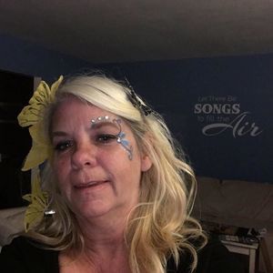 Meet your Posher, Debbie